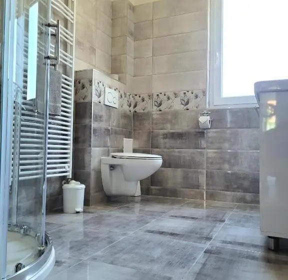 اتاق خانوادگی, Silver Lodge Vendégház Egerszalók