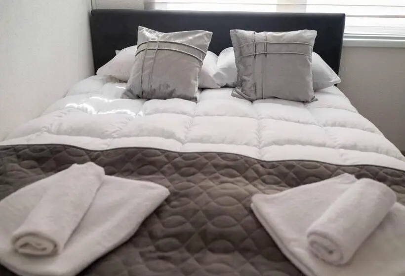 اتاق اکونومی, The Sun Apartments Brcko