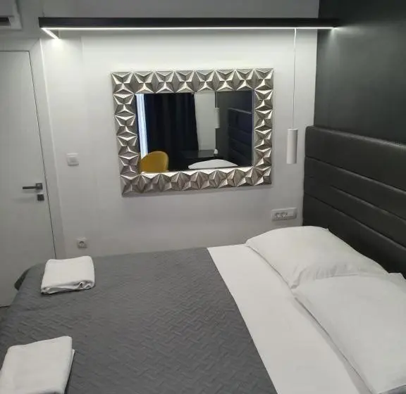 デラックスルーム, Mido Rooms