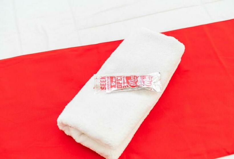 Camera Standard, Reddoorz Plus Syariah @ Jalan Dokter Wahidin Bojonegoro