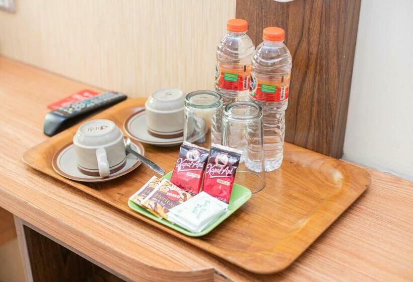 Camera Standard, Reddoorz Plus Syariah @ Jalan Dokter Wahidin Bojonegoro