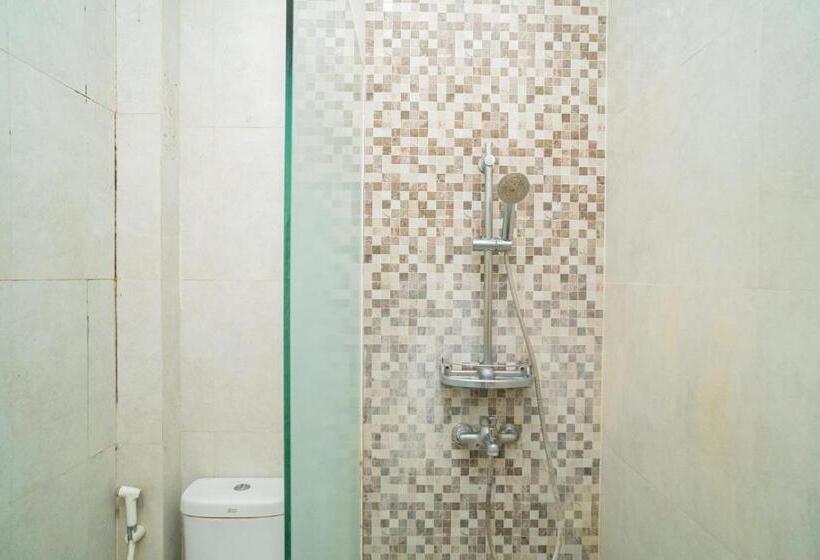 Camera Standard, Reddoorz Plus Syariah @ Jalan Dokter Wahidin Bojonegoro