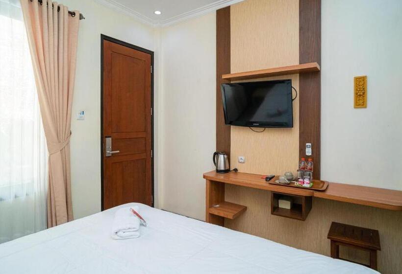 Camera Standard, Reddoorz Plus Syariah @ Jalan Dokter Wahidin Bojonegoro