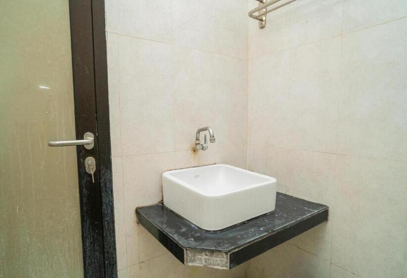 Номер Стандарт, Reddoorz Plus Syariah @ Jalan Dokter Wahidin Bojonegoro