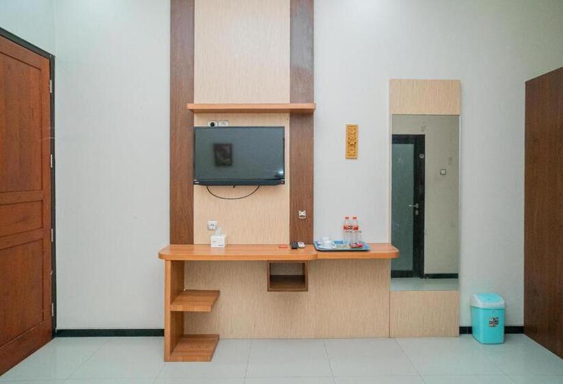 Camera Standard, Reddoorz Plus Syariah @ Jalan Dokter Wahidin Bojonegoro