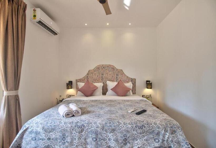 スーペリアトリプルルーム, Ocean Wave   Calangute