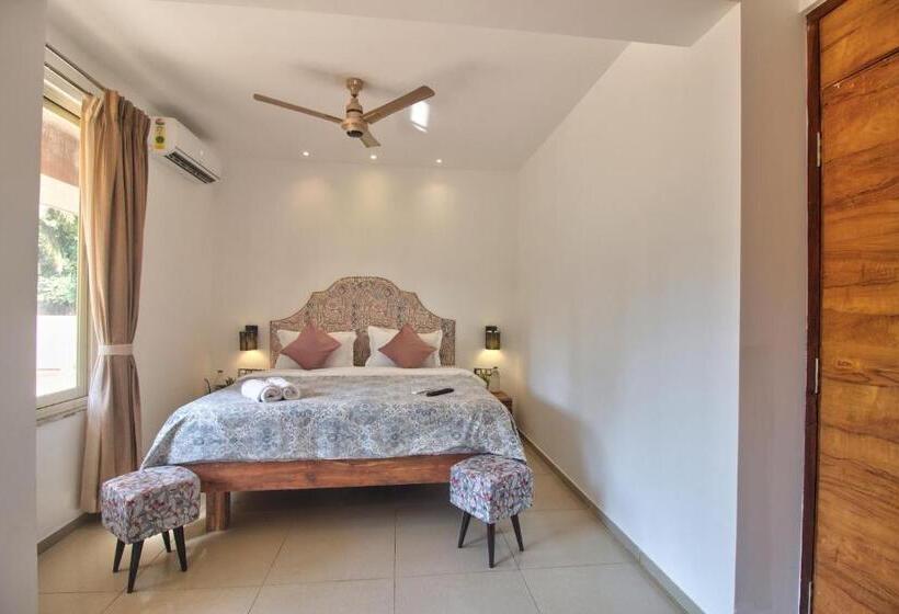 スーペリアトリプルルーム, Ocean Wave   Calangute