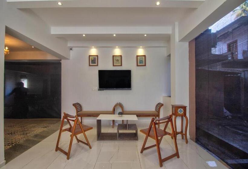 スーペリアトリプルルーム, Ocean Wave   Calangute