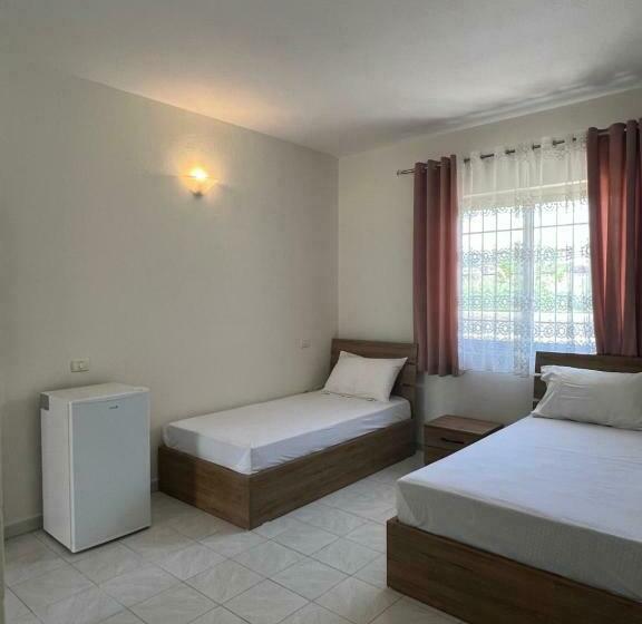 اتاق راحتی سه تخته, Guest House Sala