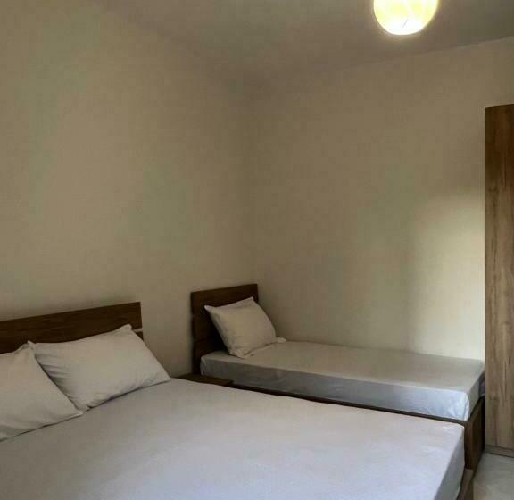 اتاق لوکس سه تخته, Guest House Sala