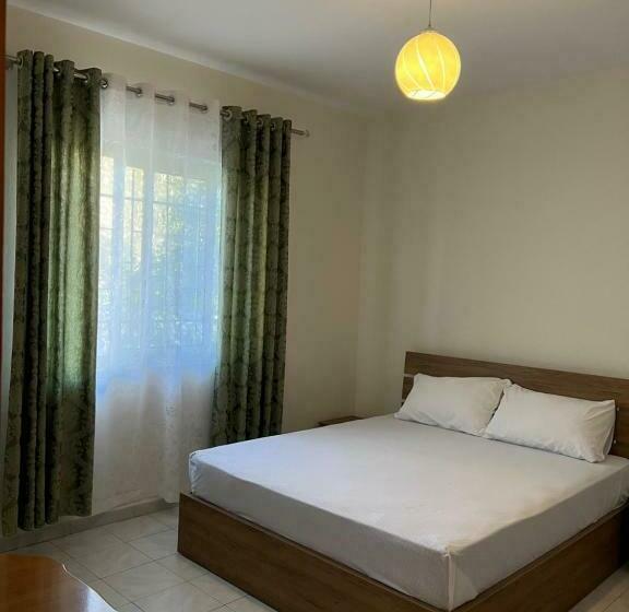 اتاق لوکس سه تخته, Guest House Sala