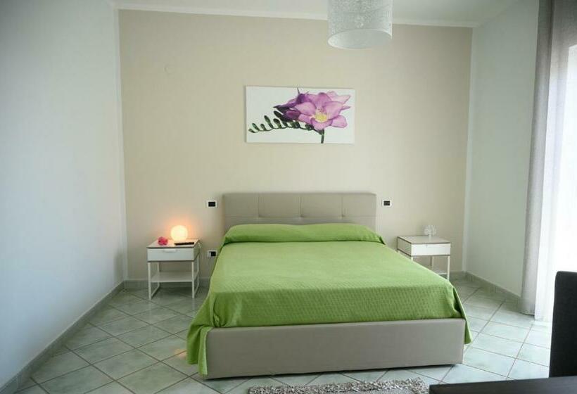 اتاق استاندارد, Flowers  House