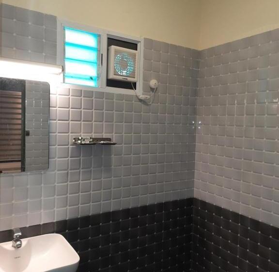 ファミリールーム, Emerald Royal Residency