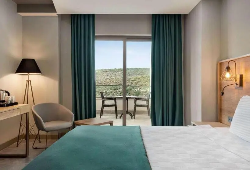 オーシャンビュースタンダードルームバルコニー付き, Ramada Resort By Wyndham Kizkalesi
