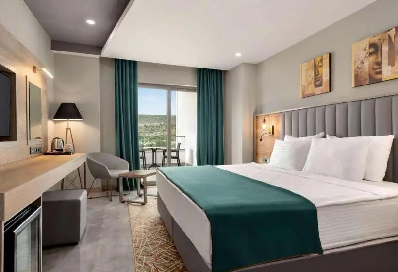 オーシャンビュースタンダードルームバルコニー付き, Ramada Resort By Wyndham Kizkalesi