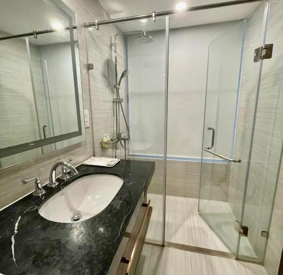 سوئیت با تخت بزرگ, Moonlight Bay Panorama Condotel Ocean View