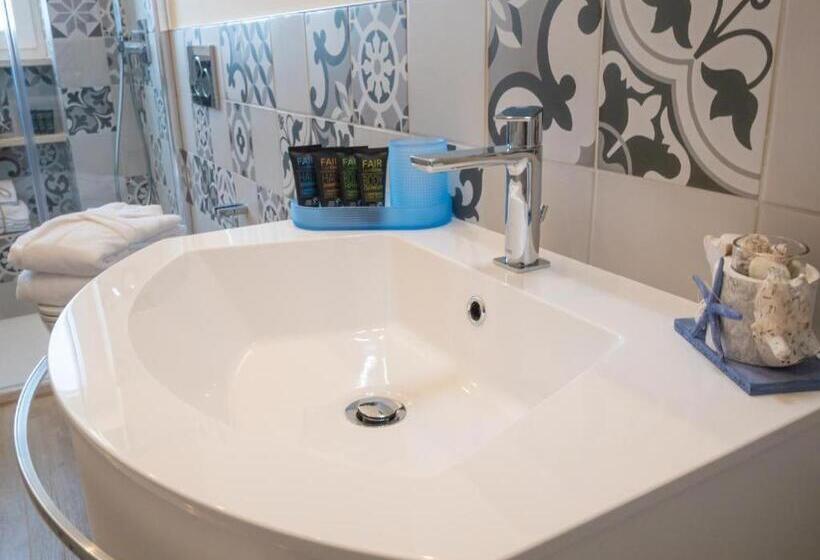 스탠다드 룸 바다 전망, Vie Del Porto