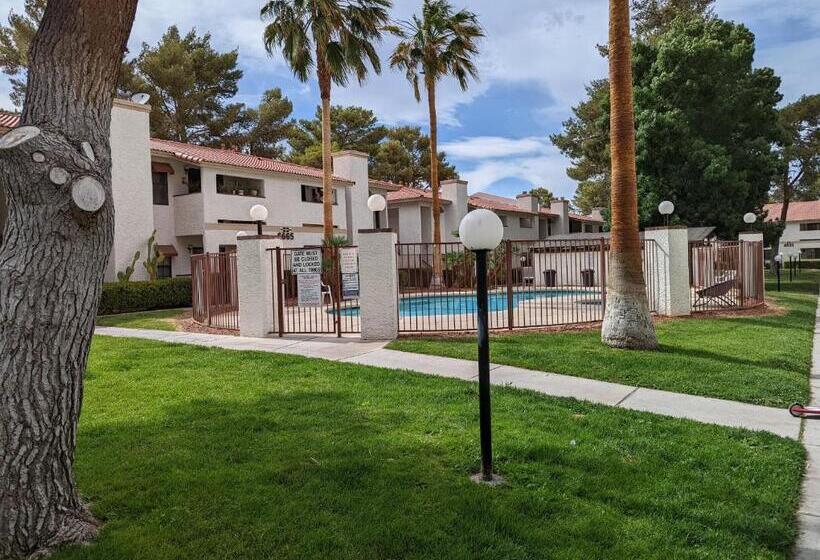 Apartamento 2 Dormitórios, Casa Mesa Villas