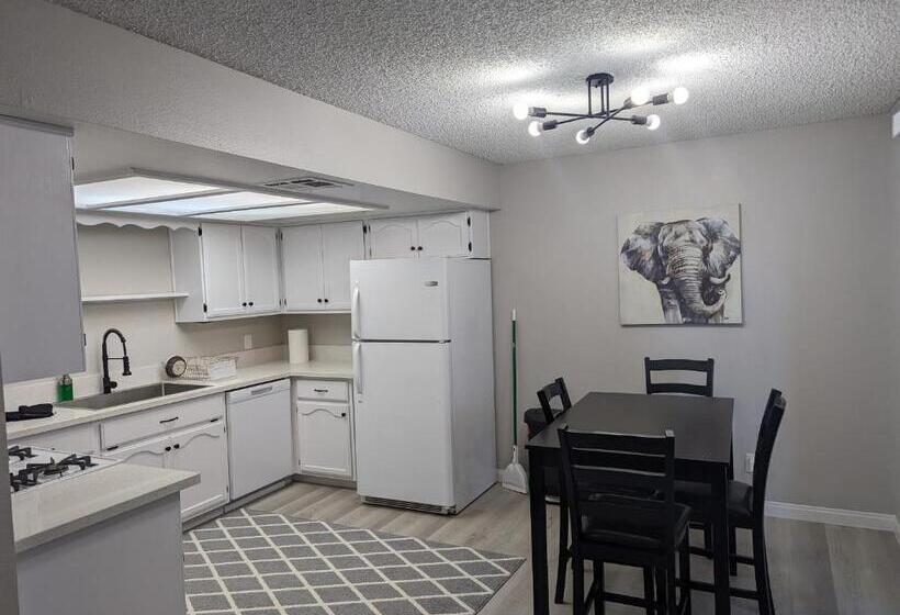 Apartamento 2 Dormitórios, Casa Mesa Villas