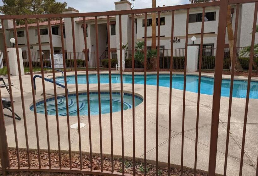 Apartamento 2 Dormitórios, Casa Mesa Villas