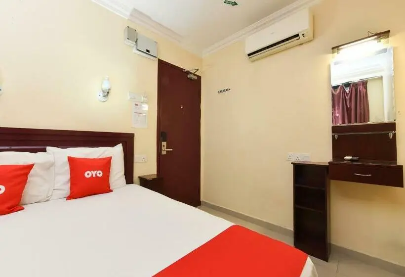اتاق لوکس, Oyo 90562 J Hostels Pj