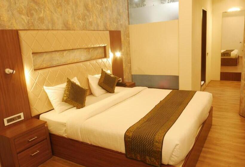 غرفة قياسية, The Triumph