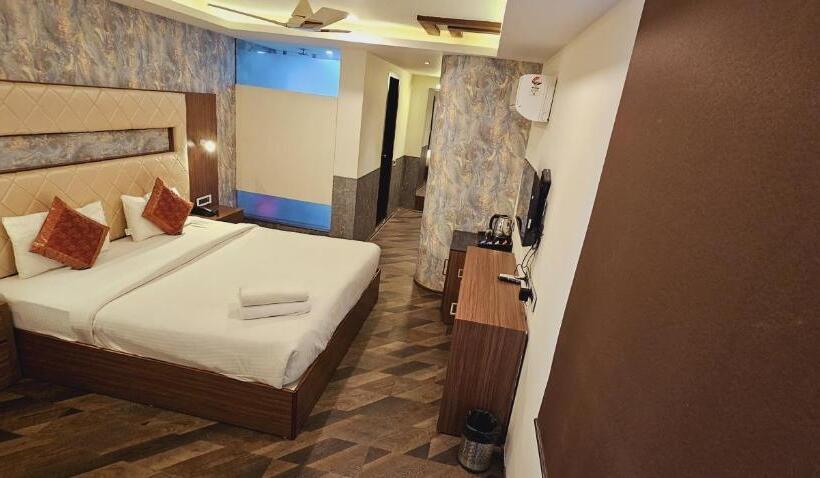 غرفة قياسية, The Triumph