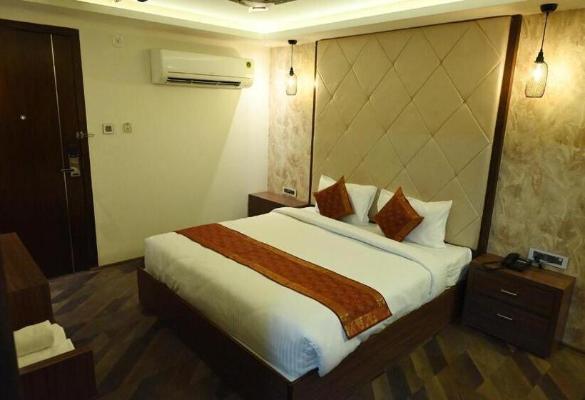 غرفة سوبيريور, The Triumph