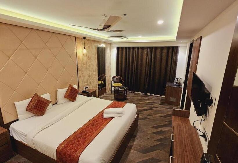 غرفة سوبيريور, The Triumph