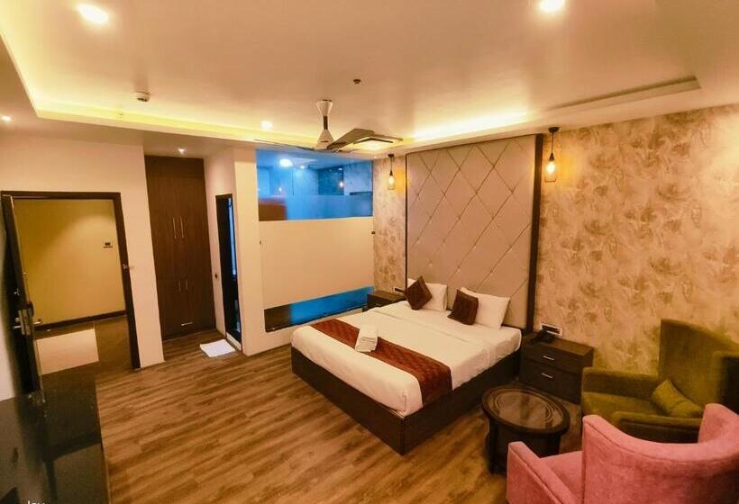 غرفة سوبيريور, The Triumph