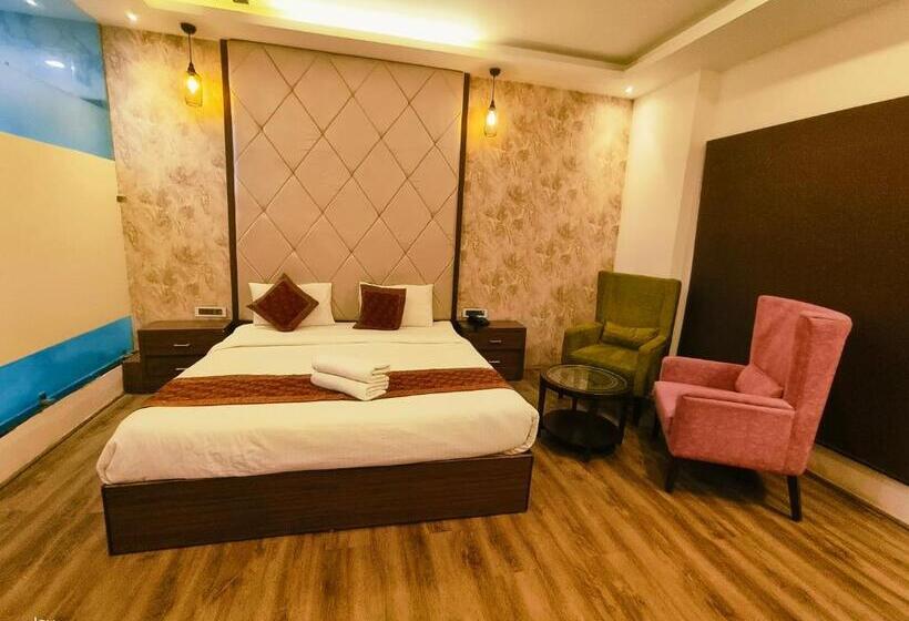 غرفة سوبيريور, The Triumph