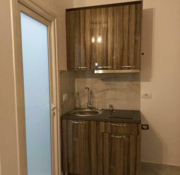 اتاق استاندارد چهار تخته, Arjan Dyli Guesthouse