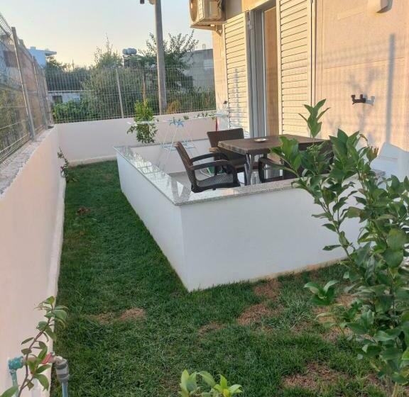 اتاق استاندارد سه نفره, Arjan Dyli Guesthouse