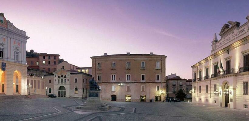 سوئیت جونیور خانوادگی, Palazzo Lupinacci   Dimora Storica Bed And Breakfast