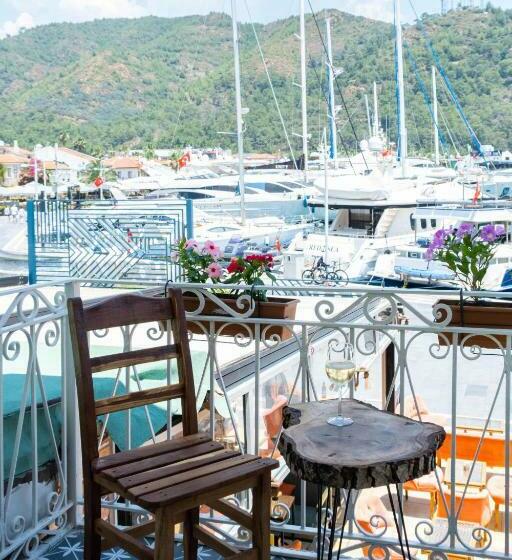 חדר סטנדרט נוף לים עם מרפסת, Rain Rooms And Food