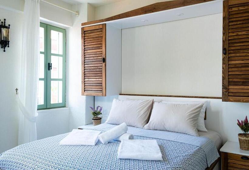 חדר סטנדרט, Rain Rooms And Food