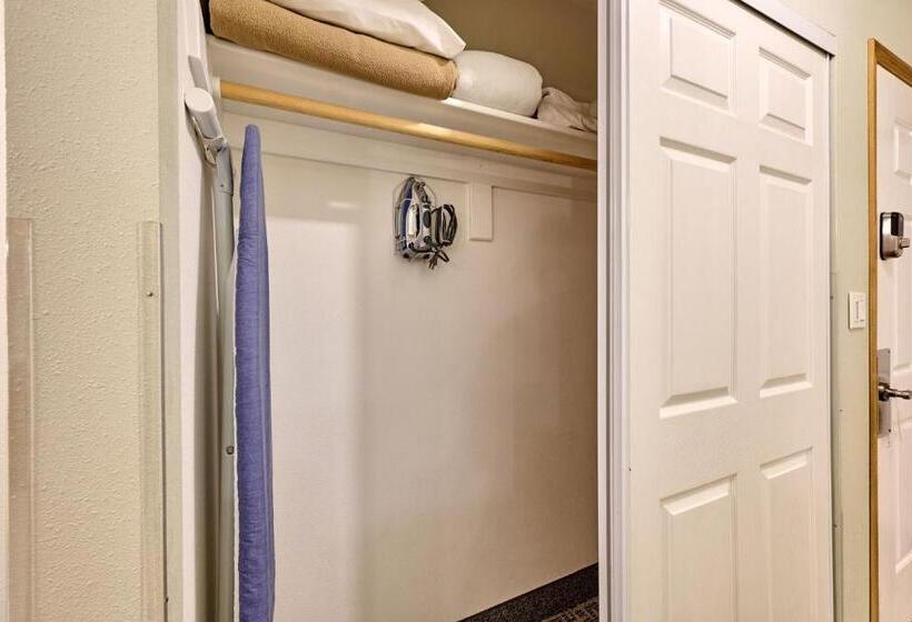 سوییت لوکس, D Sands Rentals