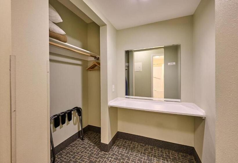 استودیو خانوادگی, D Sands Rentals