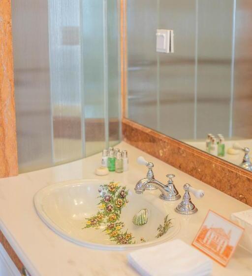 سوییت سوپریور با چشم‌انداز دریا, Estoril Vintage