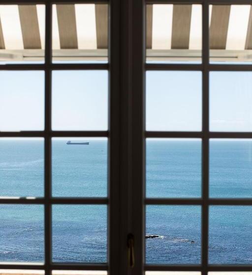 سوئیت مستر با چشم‌انداز دریا, Estoril Vintage