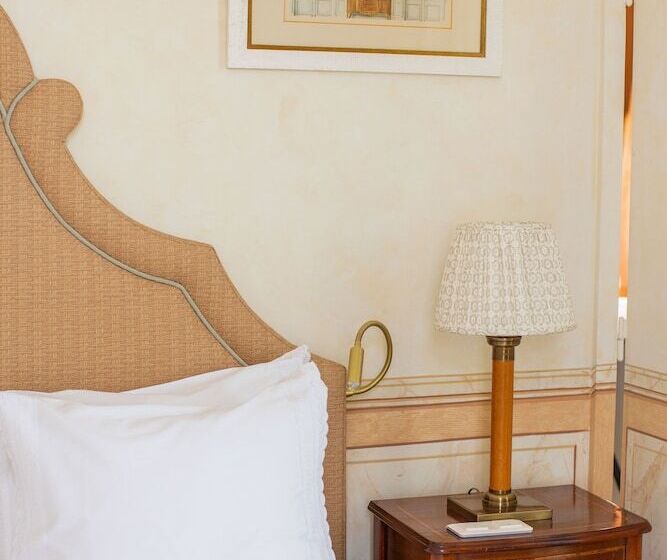 سوییت سوپریور با چشم‌انداز دریا, Estoril Vintage