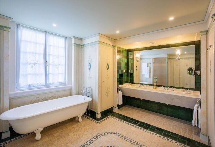 Superior suite with garden view, Estoril Vintage