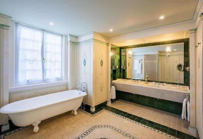 Superior suite with garden view, Estoril Vintage