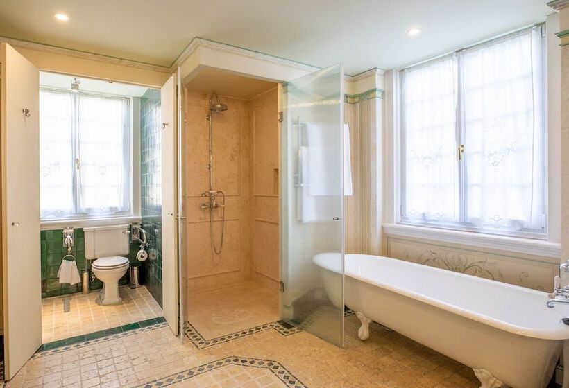 Superior suite with garden view, Estoril Vintage