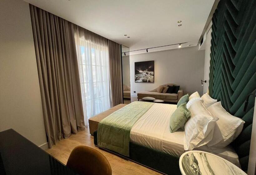 غرفة ديلوكس ثلاثية مطلة على البحر, Rozafa Palace