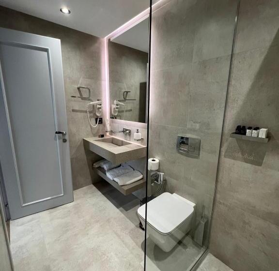 オーシャンビューのデラックストリプルルーム, Rozafa Palace