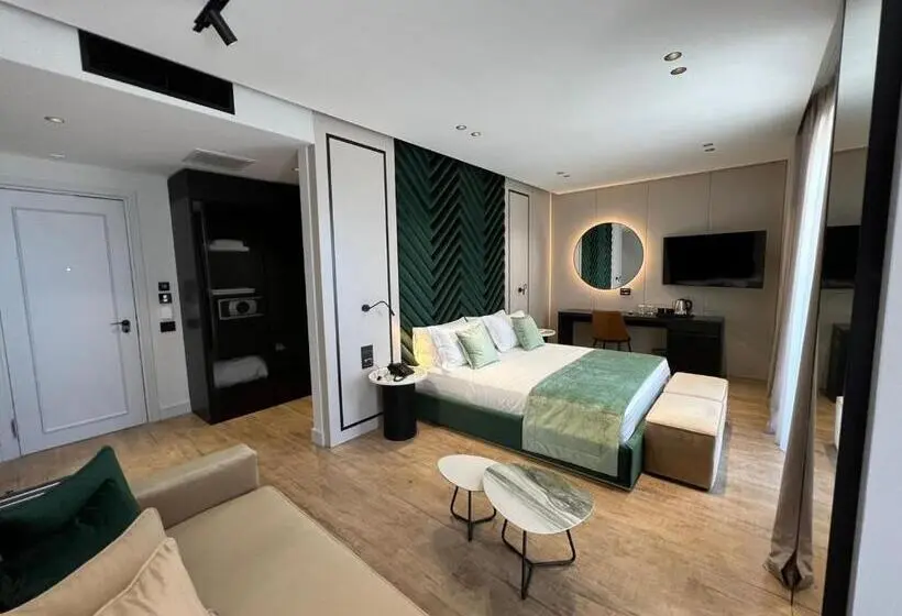 オーシャンビューのデラックストリプルルーム, Rozafa Palace