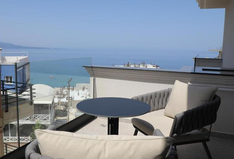 غرفة ديلوكس ثلاثية مطلة على البحر, Rozafa Palace