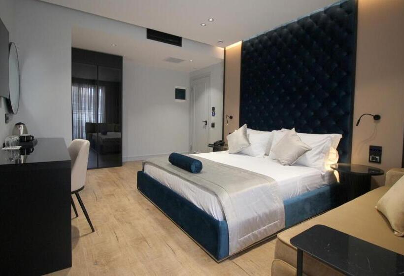 اتاق لوکس سه تخته, Rozafa Palace