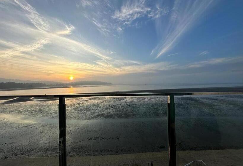 إستديو قياسى مزود بشرفة, Kuantan Imperium Seaview Cityview By Avenzee